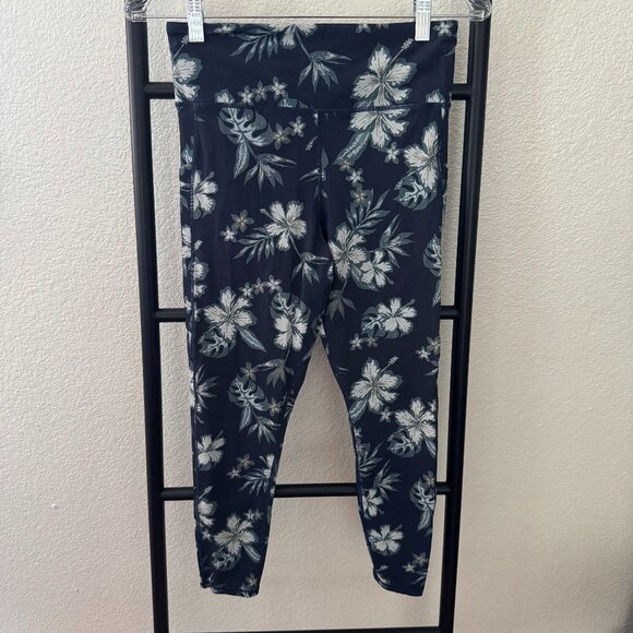 Vuori Pants - Vuori Stride Leggings in Ink Maui Floral Pattern Size Small